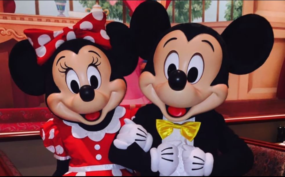 ミッキーマウスの顔 フェイスが変わる 衝撃の顔の歴史 変化を初期から最新まで比較紹介 Disney Life Fun