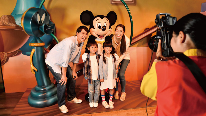 東京ディズニーランドのキャラクターグリーティングはコロナ対策でしばらく中止 Disney Life Fun